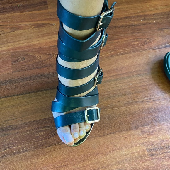 Black Aldo strappy wedge platform heel - Picture 8 of 9